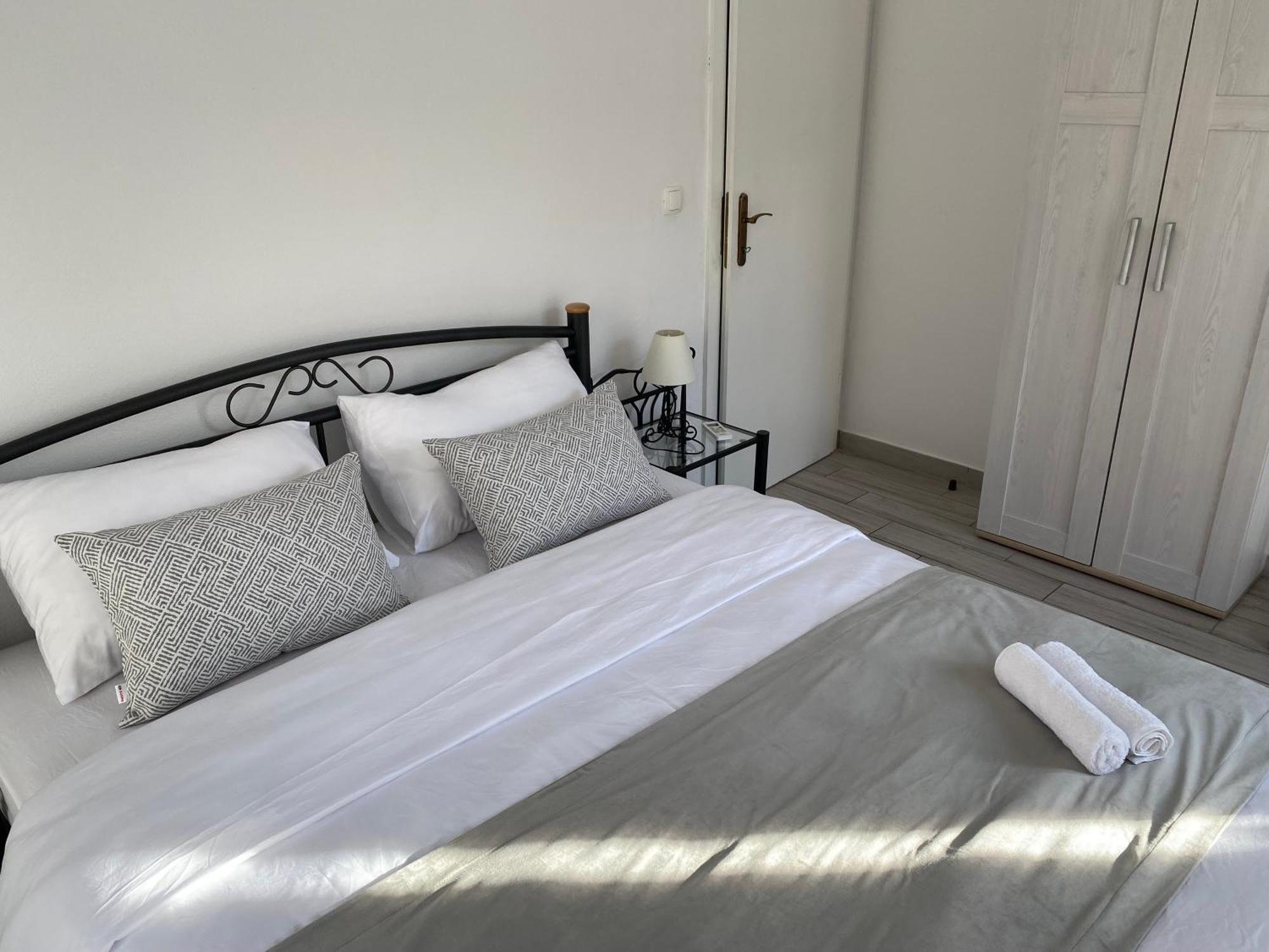 Riva Apartments Villa Thalia - Milna, Brac Милна Екстер'єр фото