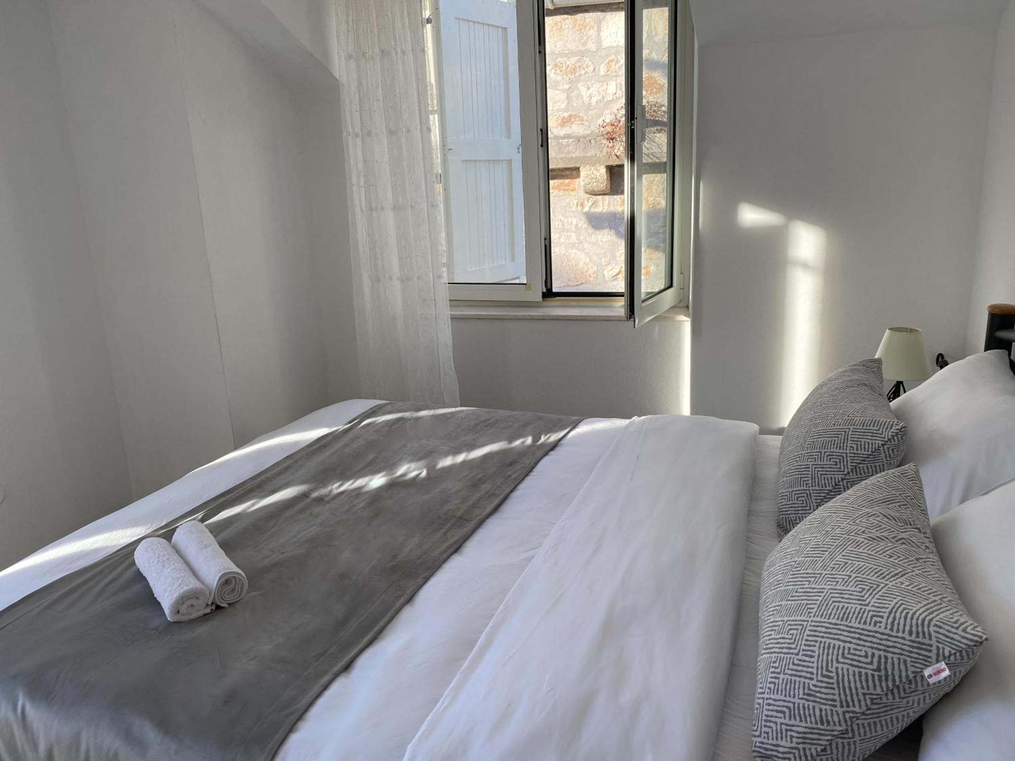 Riva Apartments Villa Thalia - Milna, Brac Милна Екстер'єр фото